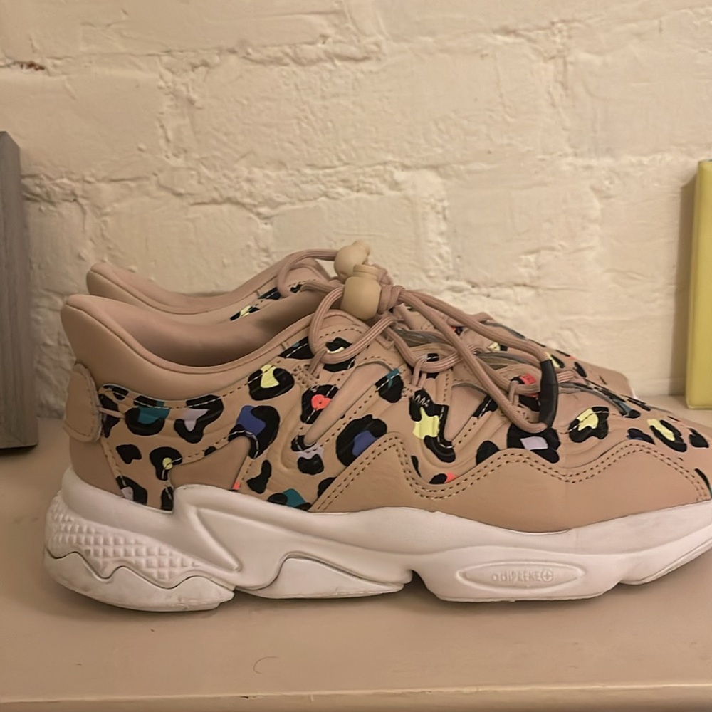 Adidas Ozweego Women’s Sneaker - Picture 6 of 9